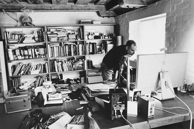 Steve Jobs Photos: Apple CEO in a Private Light - LightBox